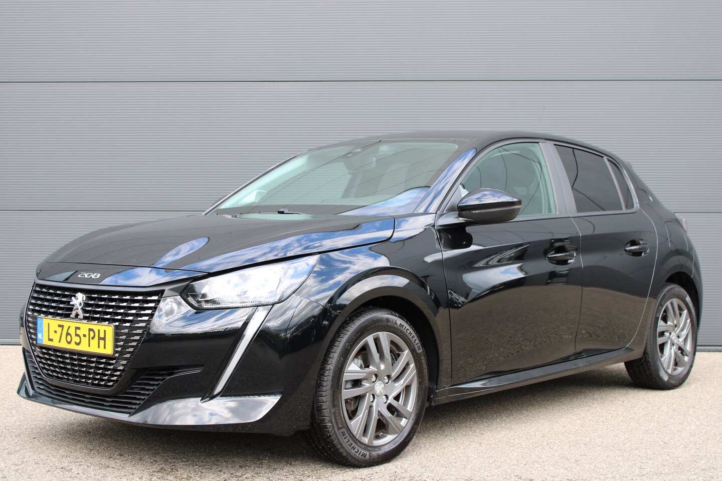 Peugeot 208 - 1.2 PureTech 100pk Active Pack | Navigatie | Apple carplay | Bluetooth | Lichtmetaal | Par - AutoWereld.nl