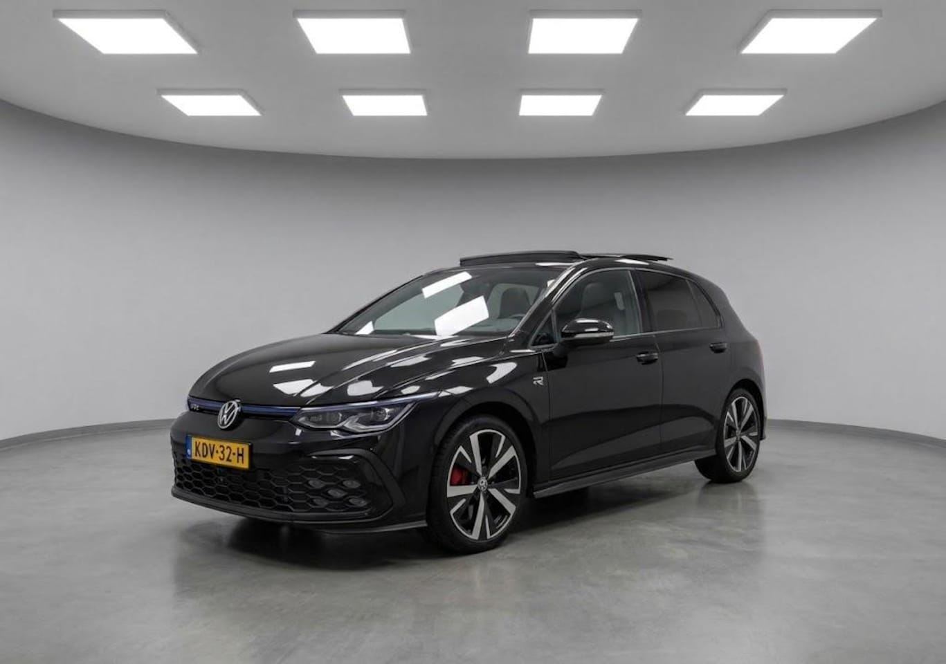Volkswagen Golf - 1.5 eHybrid GTE 272 PK| Origineel Nederlands | 1e Eigenaar | Panoramadak | Trekhaak | 360 - AutoWereld.nl