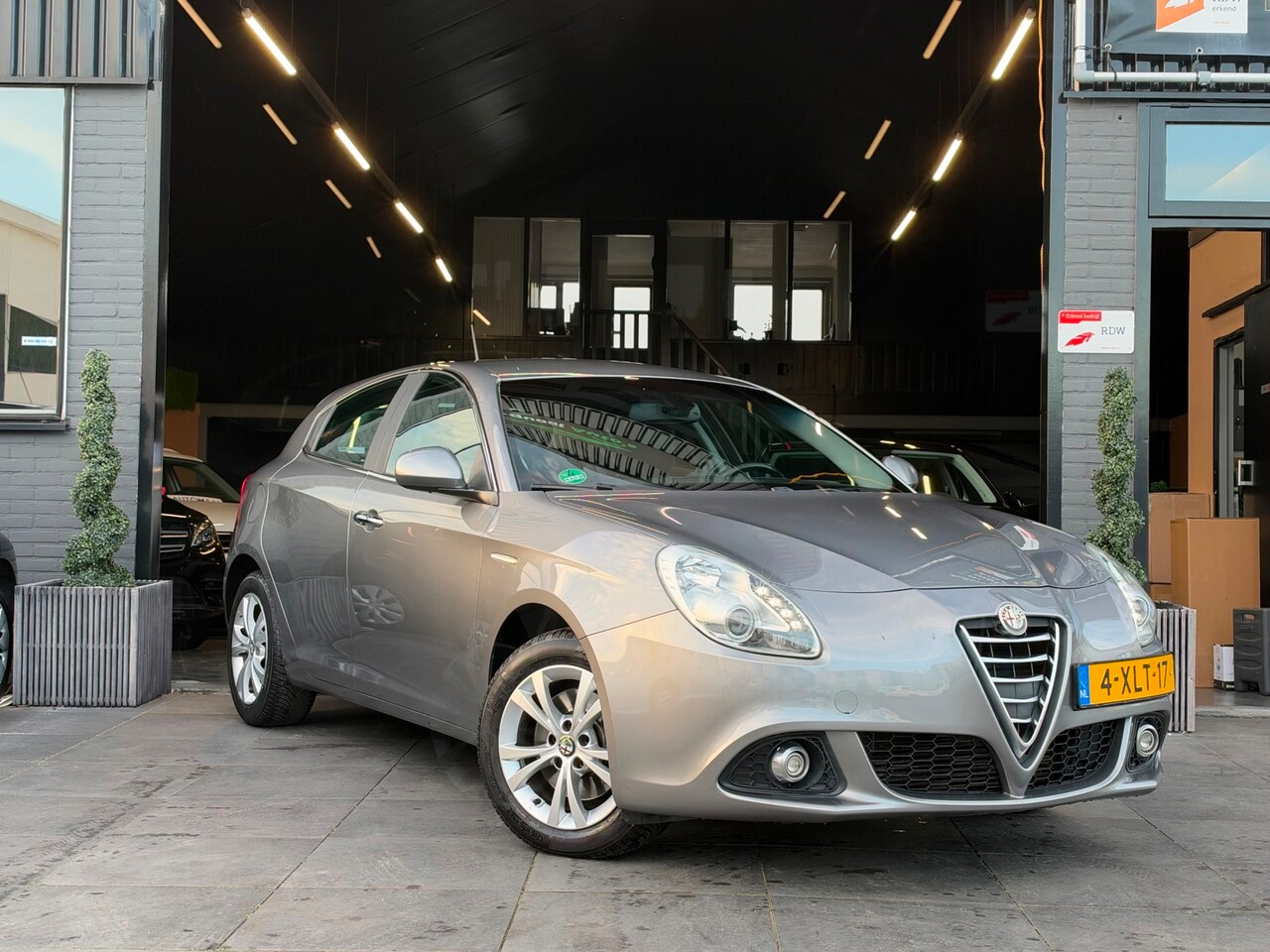 Alfa Romeo Giulietta - 1.4 T Distinctive Lusso|Automaat|Navi| - AutoWereld.nl