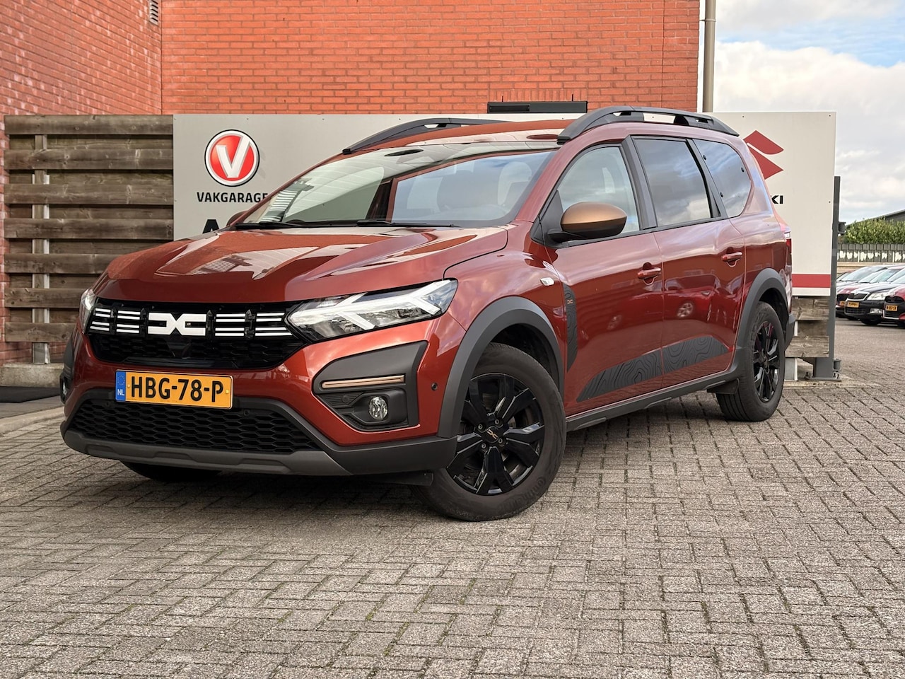 Dacia Jogger - 1.0 TCe 110 Extreme 7p. Achteruitrijcamera, Parkeersensoren Voor en Achter, Cruise Control - AutoWereld.nl