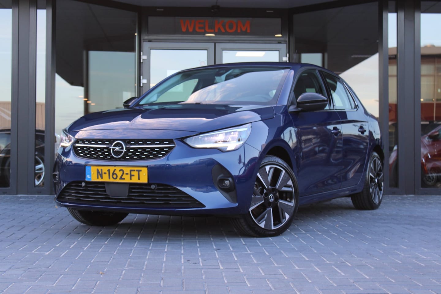 Opel Corsa-e - Elegance 50 kWh Elegance 50 kWh, Trekhaak, Camera, Carplay/Android, Parkeersensoren, Elektrische ramen, Cr - AutoWereld.nl