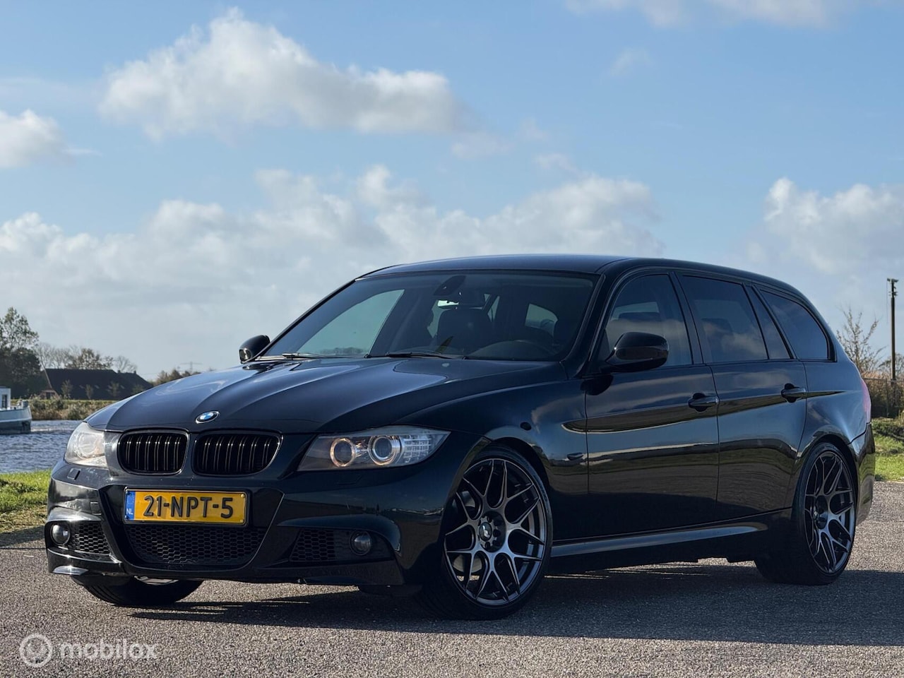 BMW 3-serie Touring - 318i Line M Sport ! - AutoWereld.nl