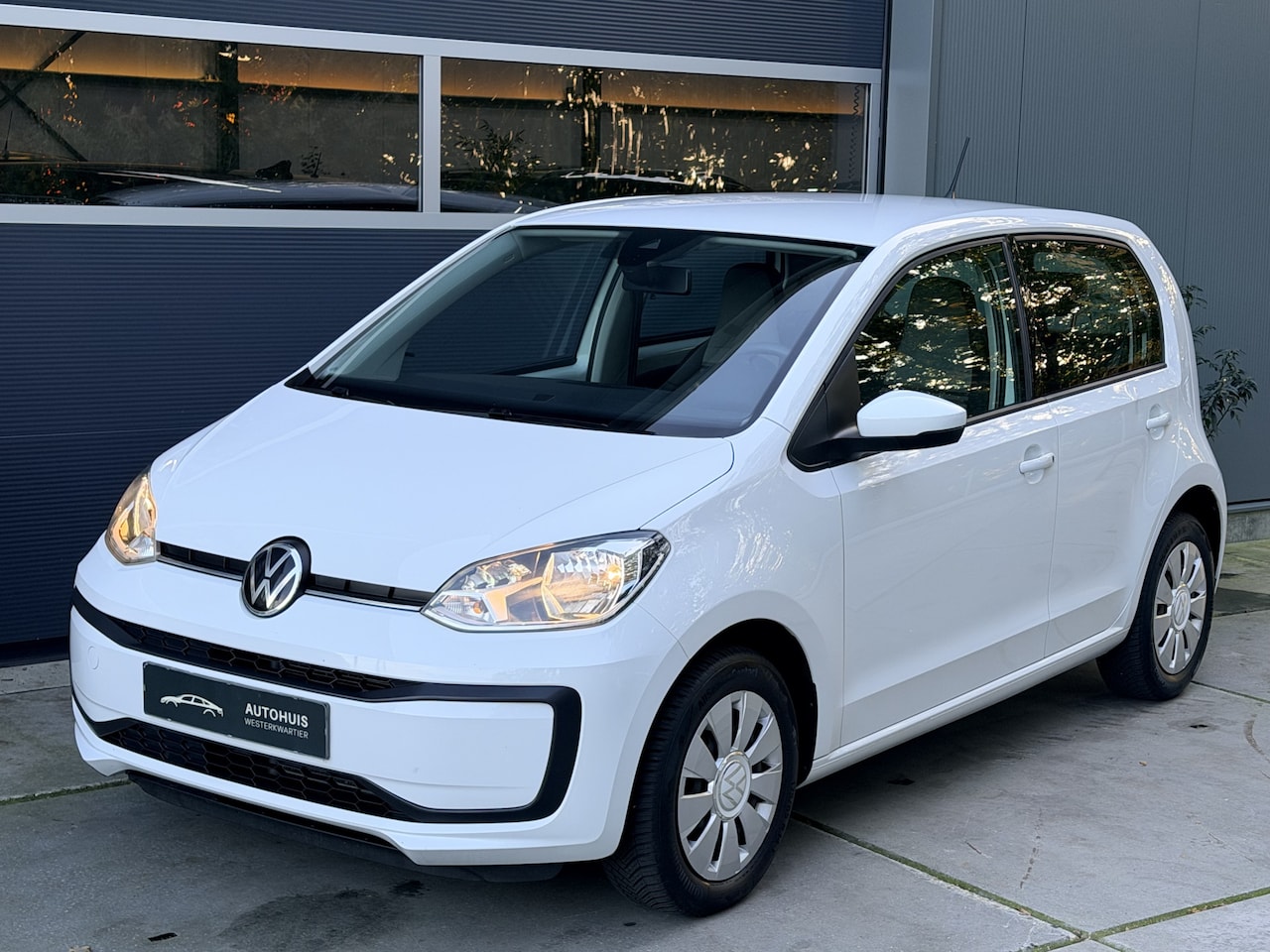 Volkswagen Up! - 1.0 MPI 60pk BMT move up! Climate Control Cruise Control Parkeer sensor Camera - AutoWereld.nl