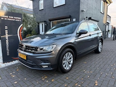 Volkswagen Tiguan - 1.4 TSI Comfortline Business / Trekhaak / Xenon / Led
