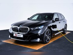 BMW 5-serie Touring - 530e M Sport Edition Panoramadak - Driving Assistant Professional - Stoelventilatie - Geti
