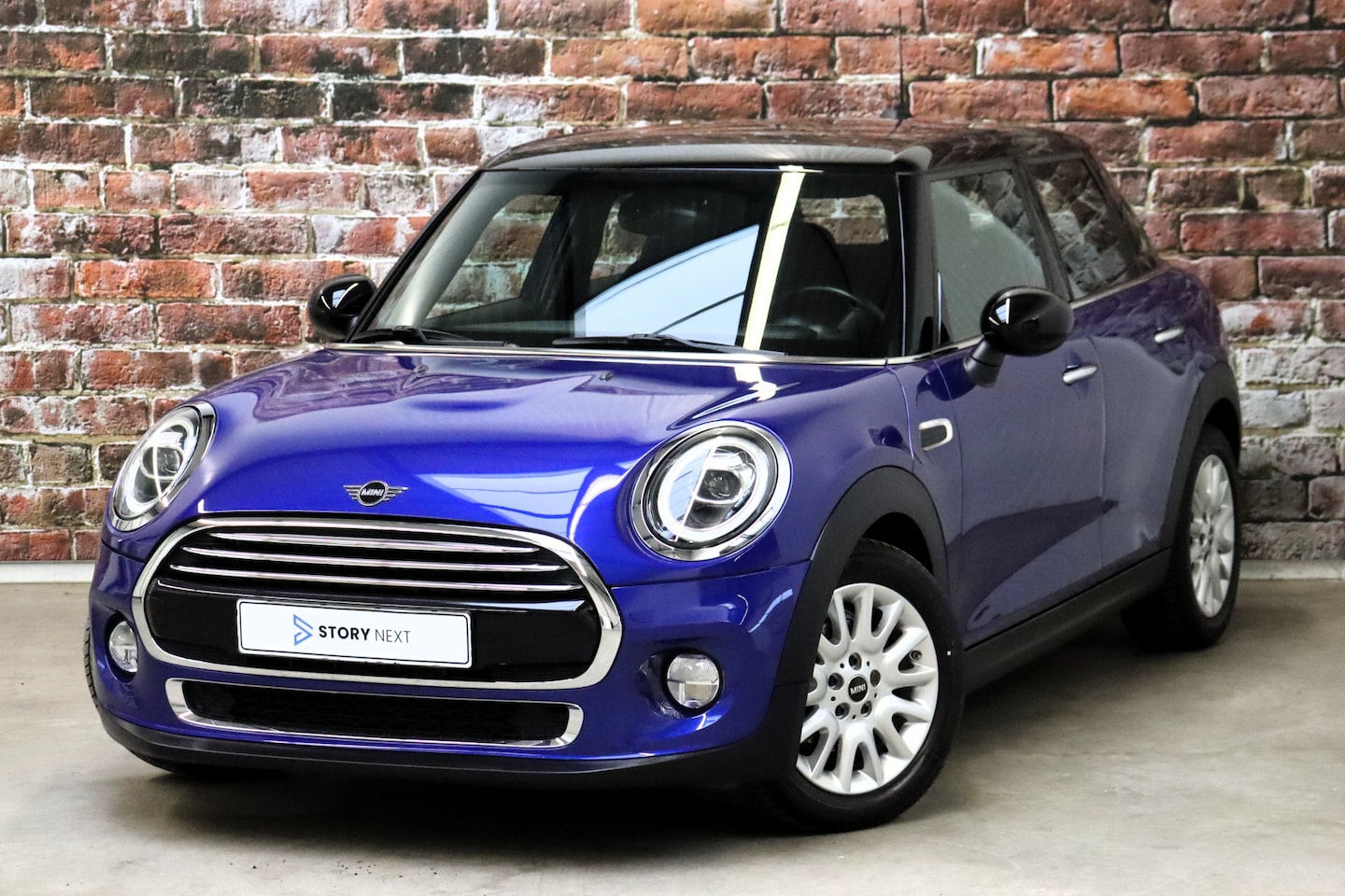 MINI Cooper - Hatchback Pepper Automaat 5 deurs / Navigatiesysteem / Sportstoelen / Head-Up Display / Cl - AutoWereld.nl