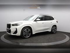 BMW X1 - xDrive25e 1e eigenaar / Harman Kardon / Keyless / Memory / 360 Camera / HUD / Pano dak / L