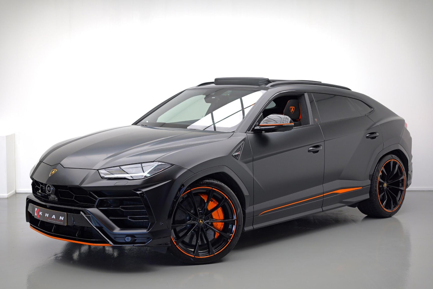 Lamborghini Urus - 4.0 V8 Graphite Capsule |BTW|Massage|PPF|Fabrieksgarantie| - AutoWereld.nl