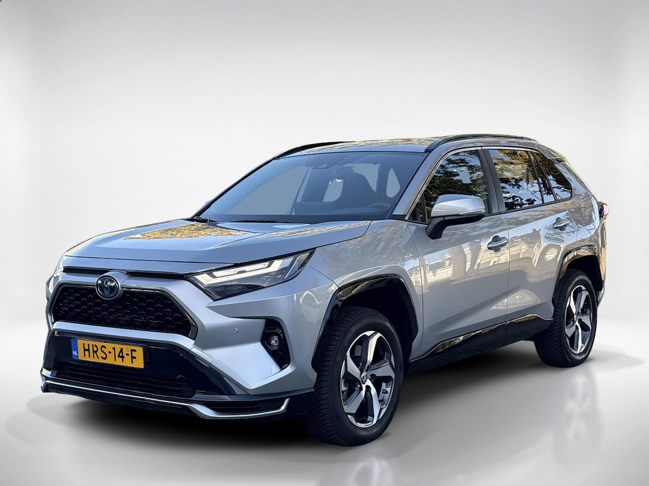 Toyota RAV4 - 2.5 Plug-in Hybrid AWD Dynamic **STOELVERWARMING VOOR EN ACHTER/ KEYLESS/ PARKEERSENSOREN* - AutoWereld.nl