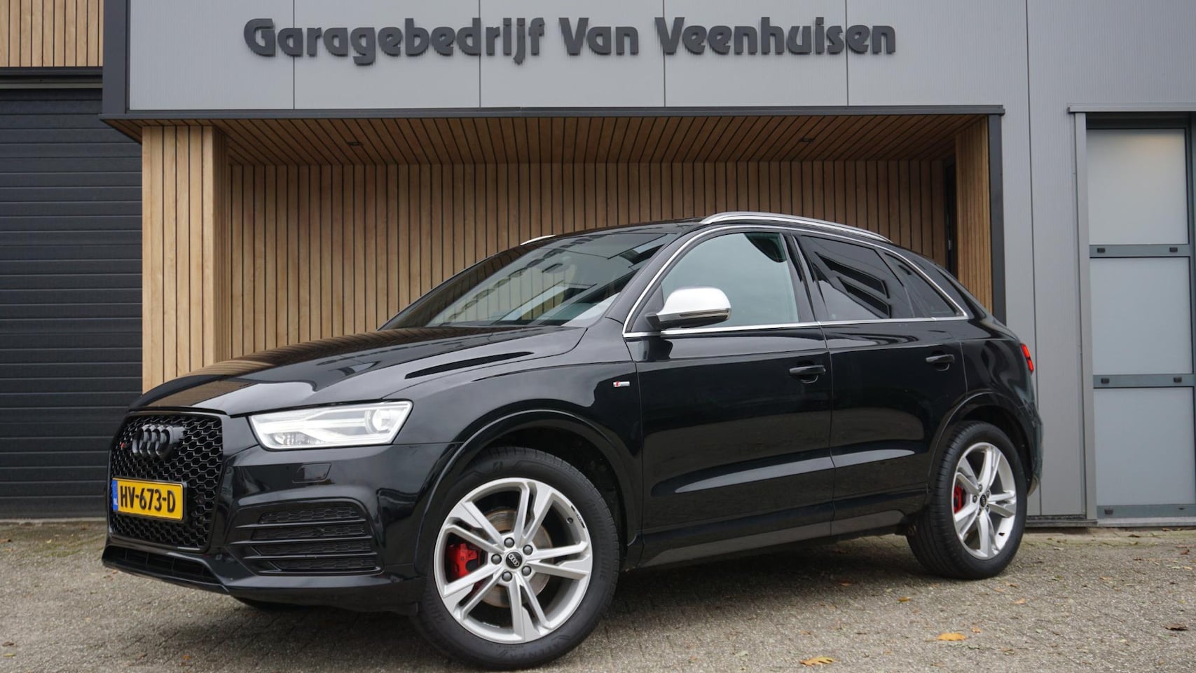 Audi Q3 - 1.4 TFSI 150pk 3x S-Line Pano.Dak BOSE LED Xenon 19inch LM Leder/Alcantara Stoelverwarming - AutoWereld.nl
