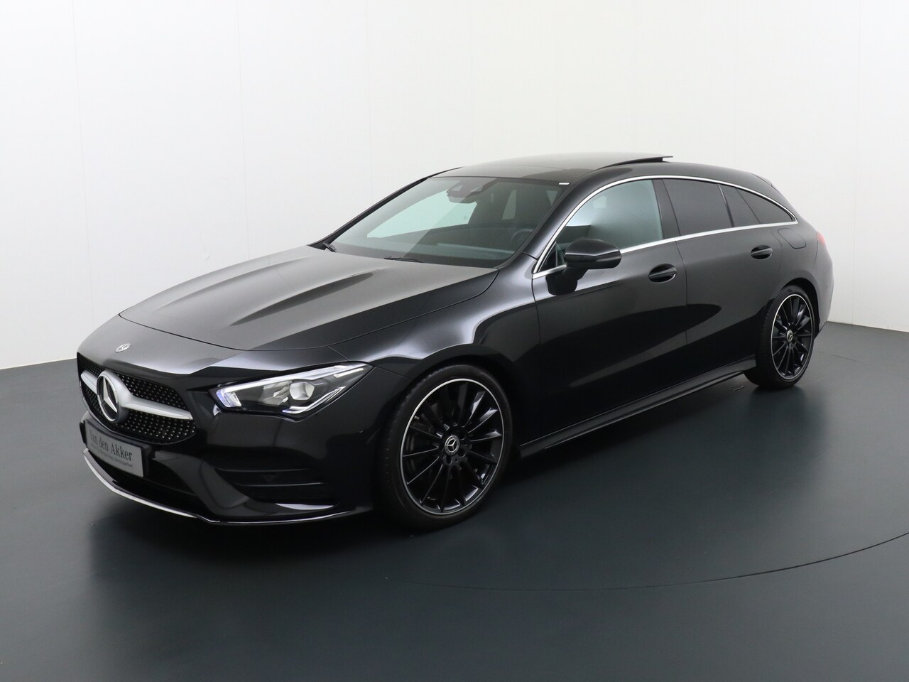 Mercedes-Benz CLA-klasse Shooting Brake - 200 AMG Line 164pk // Panoramadak // CarPlay // 19 inch // - AutoWereld.nl