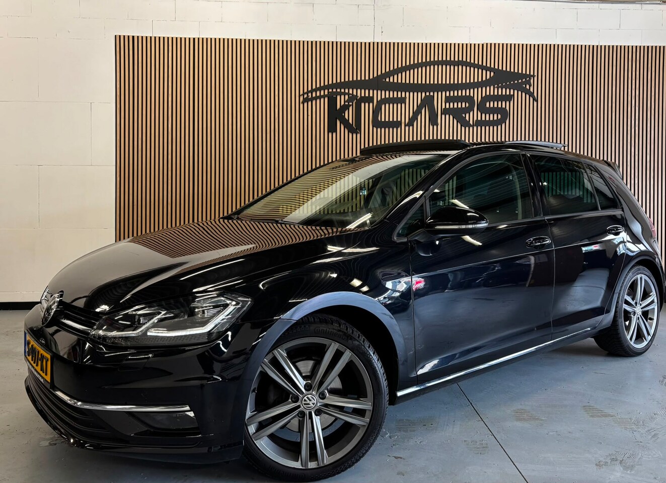 Volkswagen Golf - 1.4 TSI Highline Business R|Pano|Carplay|Virtual|Stlverwarming| - AutoWereld.nl