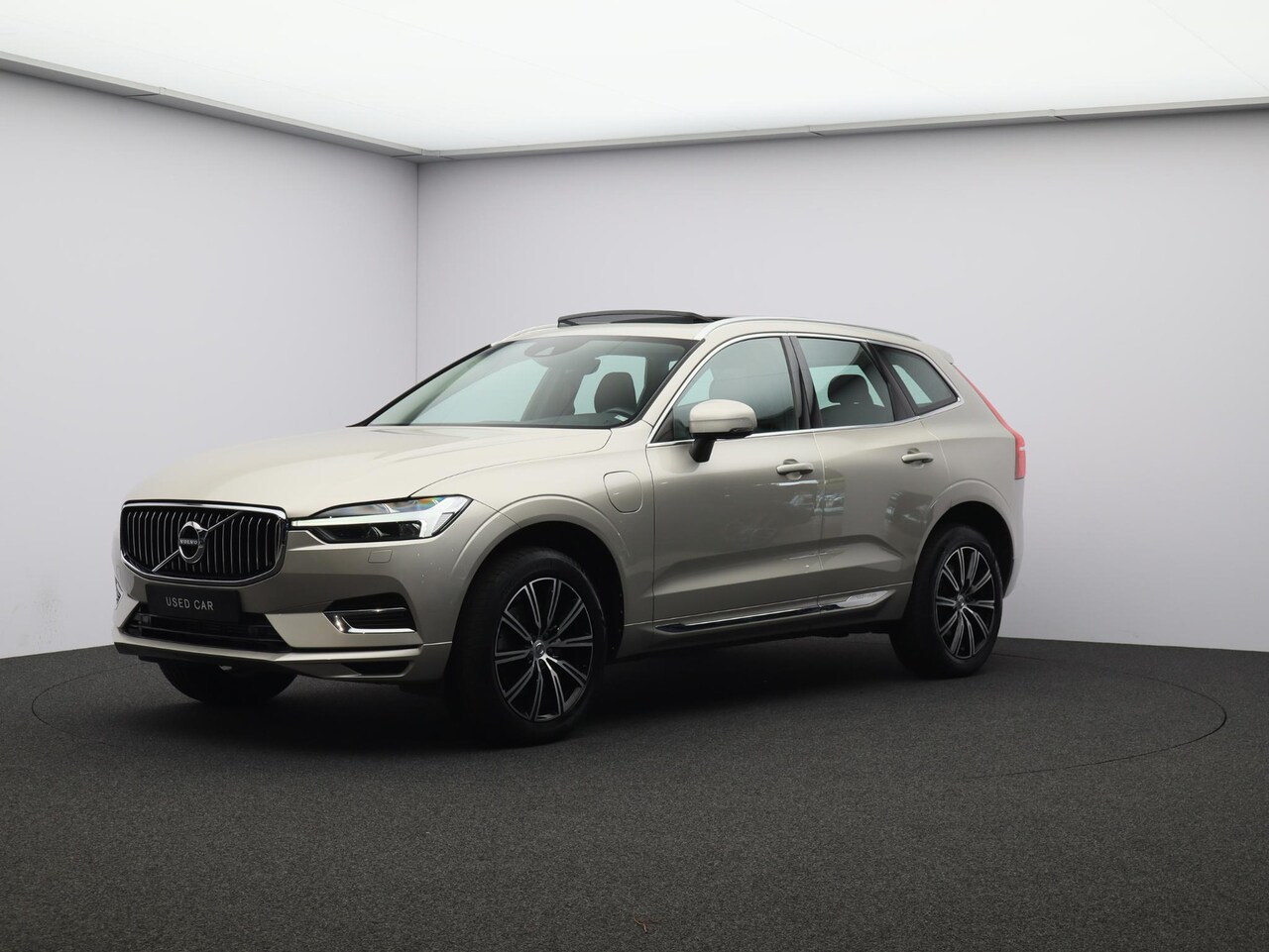 Volvo XC60 - T6 340PK Plug-in hybrid AWD Inscription / Trekhaak / Panoramisch Dak / Leder / Adaptive Cr - AutoWereld.nl