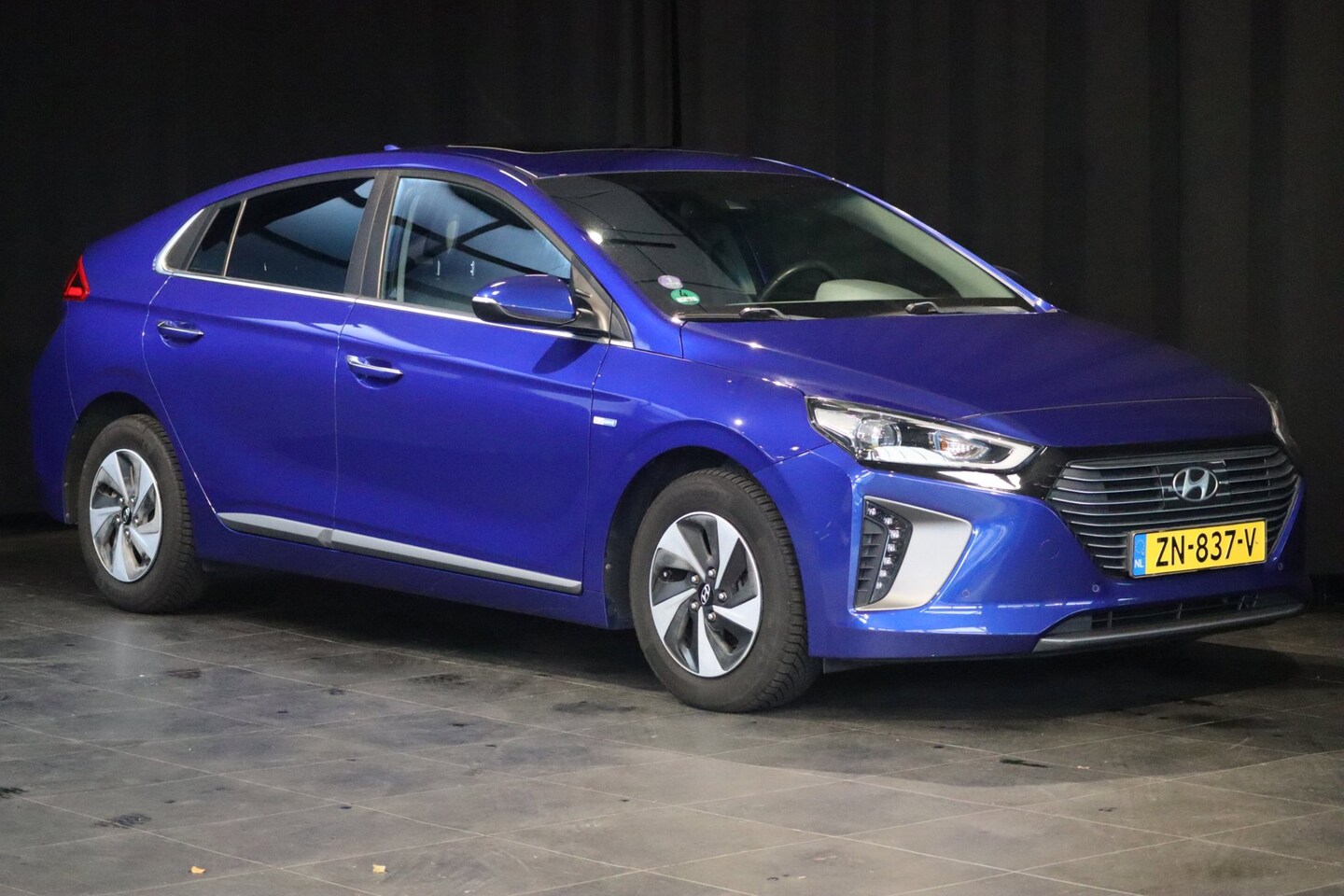 Hyundai IONIQ - 1.6 GDi Premium |Schuif/kanteldak | Leder | Winterpakket | Navi | Clima | - AutoWereld.nl