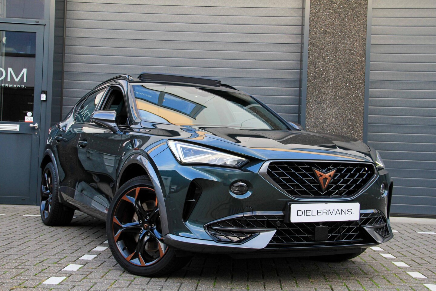 CUPRA Formentor - 1.4 eHybrid VZ DSG 245 PK Copper | Pano | Kuipstoelen | Vol in de opties | 1e lak | Dealer - AutoWereld.nl