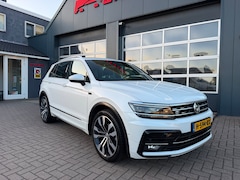 Volkswagen Tiguan - 1.5 TSI ACT Highline Business R-Line / Pano / ACC / Massage / Camera / Trekhaak / Parel Wi