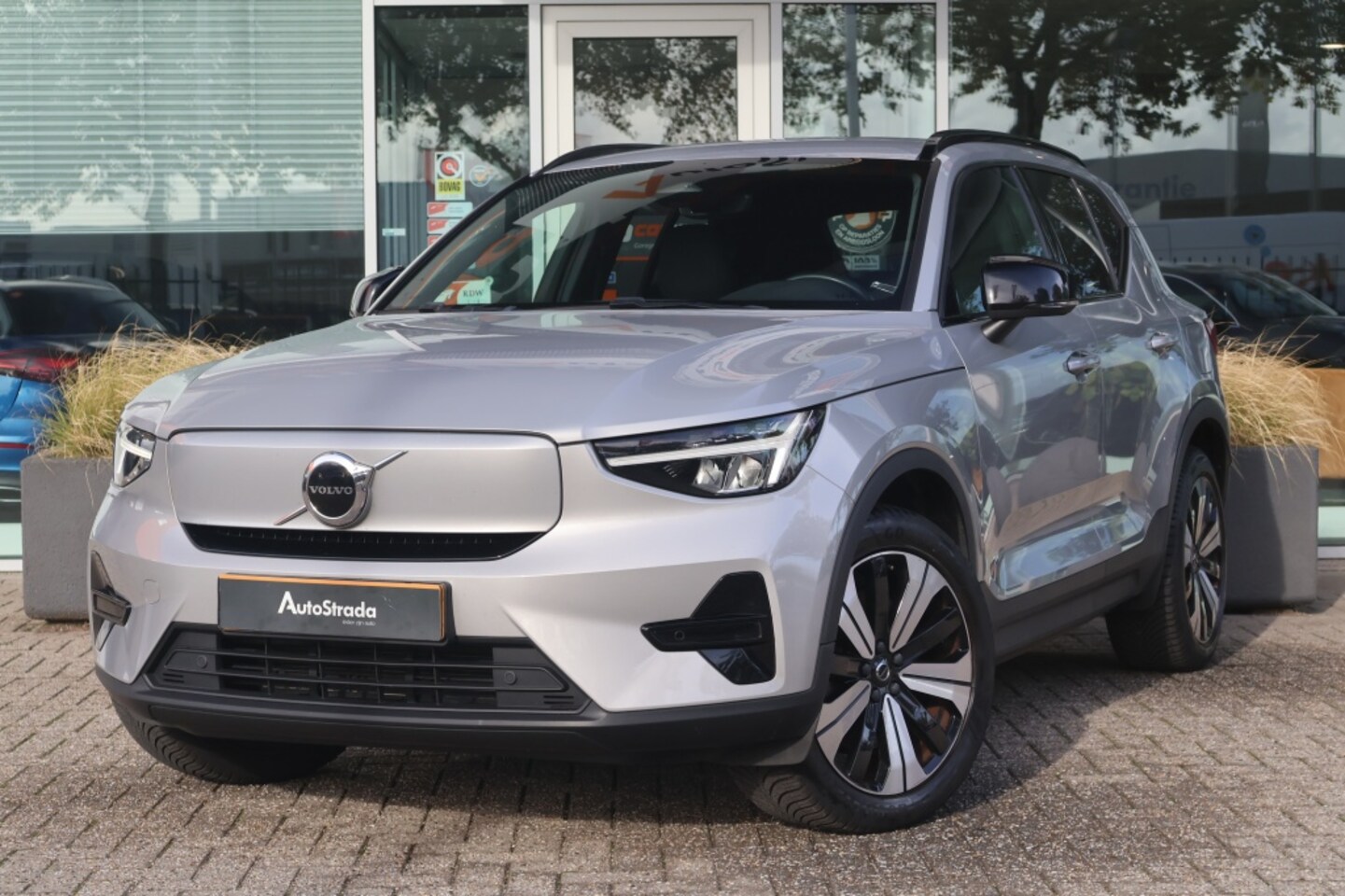Volvo XC40 - Recharge Pure Electric 231pk Plus SoH 91% | Camera | ACC | Keyless | Trekhaak | Dodehoek - AutoWereld.nl