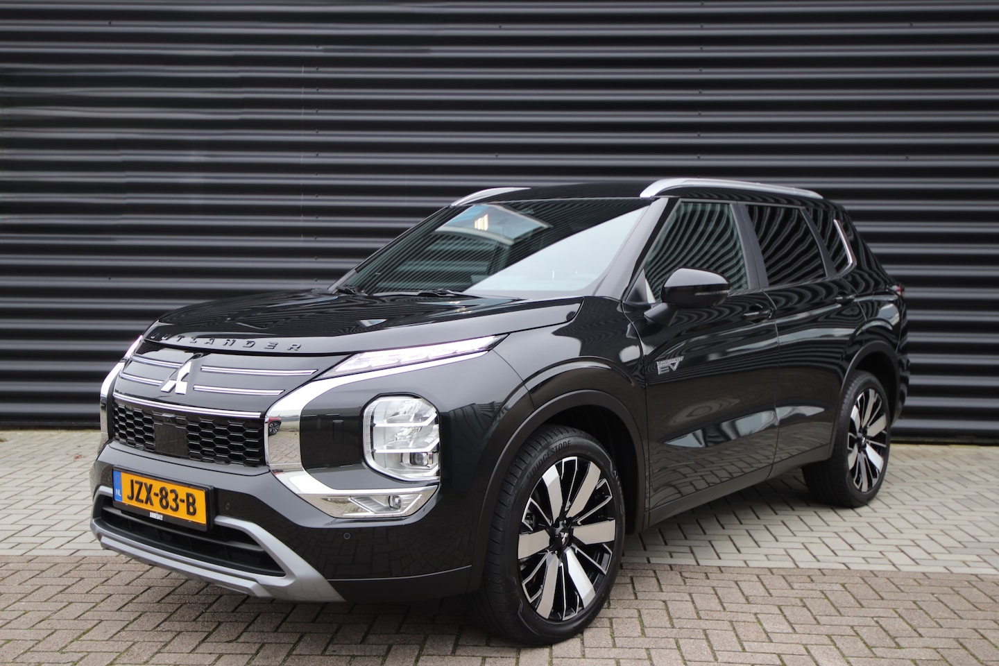 Mitsubishi Outlander - 2.4 PHEV Business Edition First Edition - AutoWereld.nl