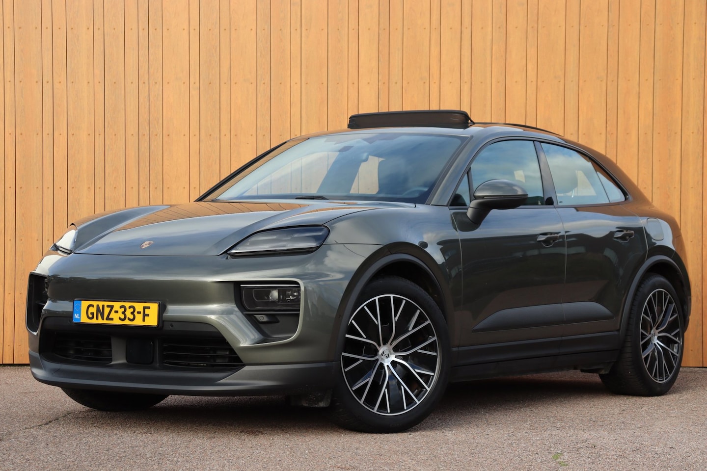 Porsche Macan - 4 100 kWh Org.NL pano/schuifdak - AutoWereld.nl