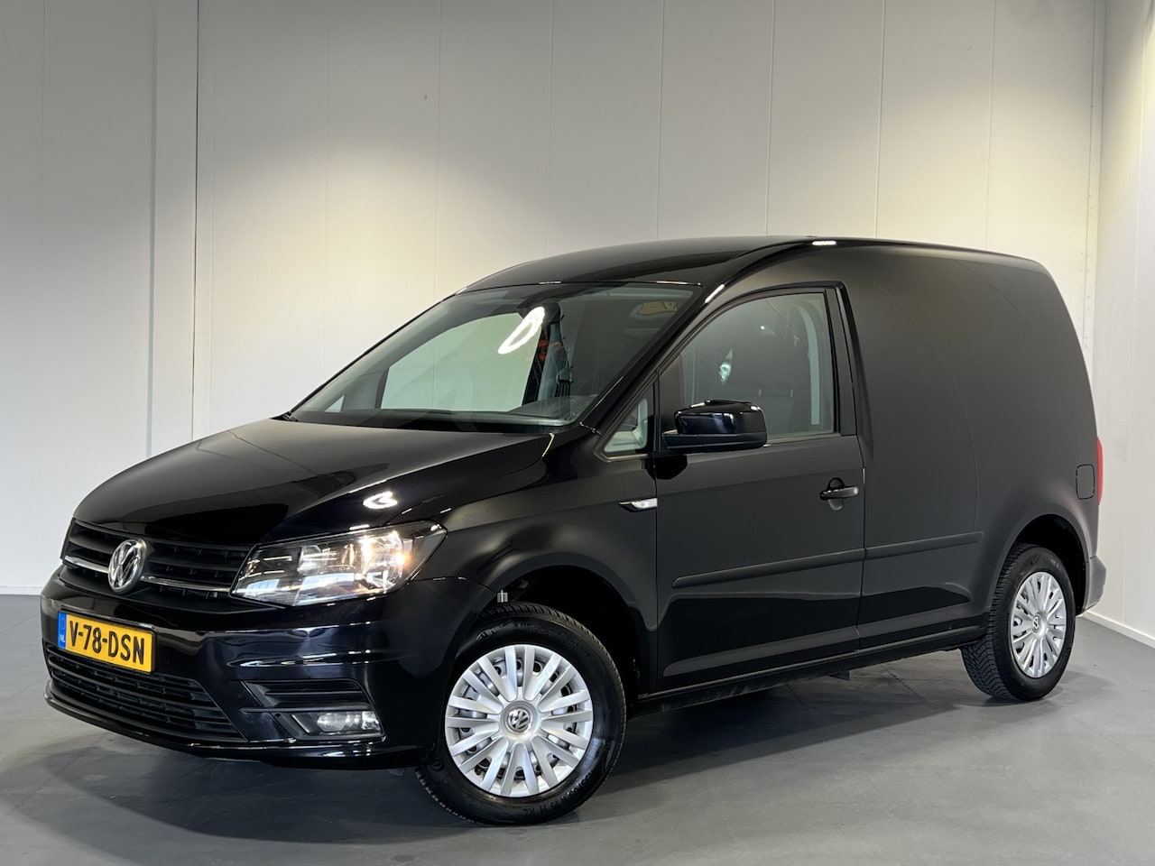 Volkswagen Caddy - 2.0 TDI L1H1 BMT C-Edition | Navigatie/Android/Apple Carplay | LM Velgen 17" | Cruise Cont - AutoWereld.nl
