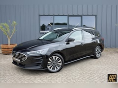 Ford Focus Wagon - 1.0 EcoBoost 155pk Hybrid Titanium X * Zwenktrekhaak * Carplay * Camera * Stuurverwarming