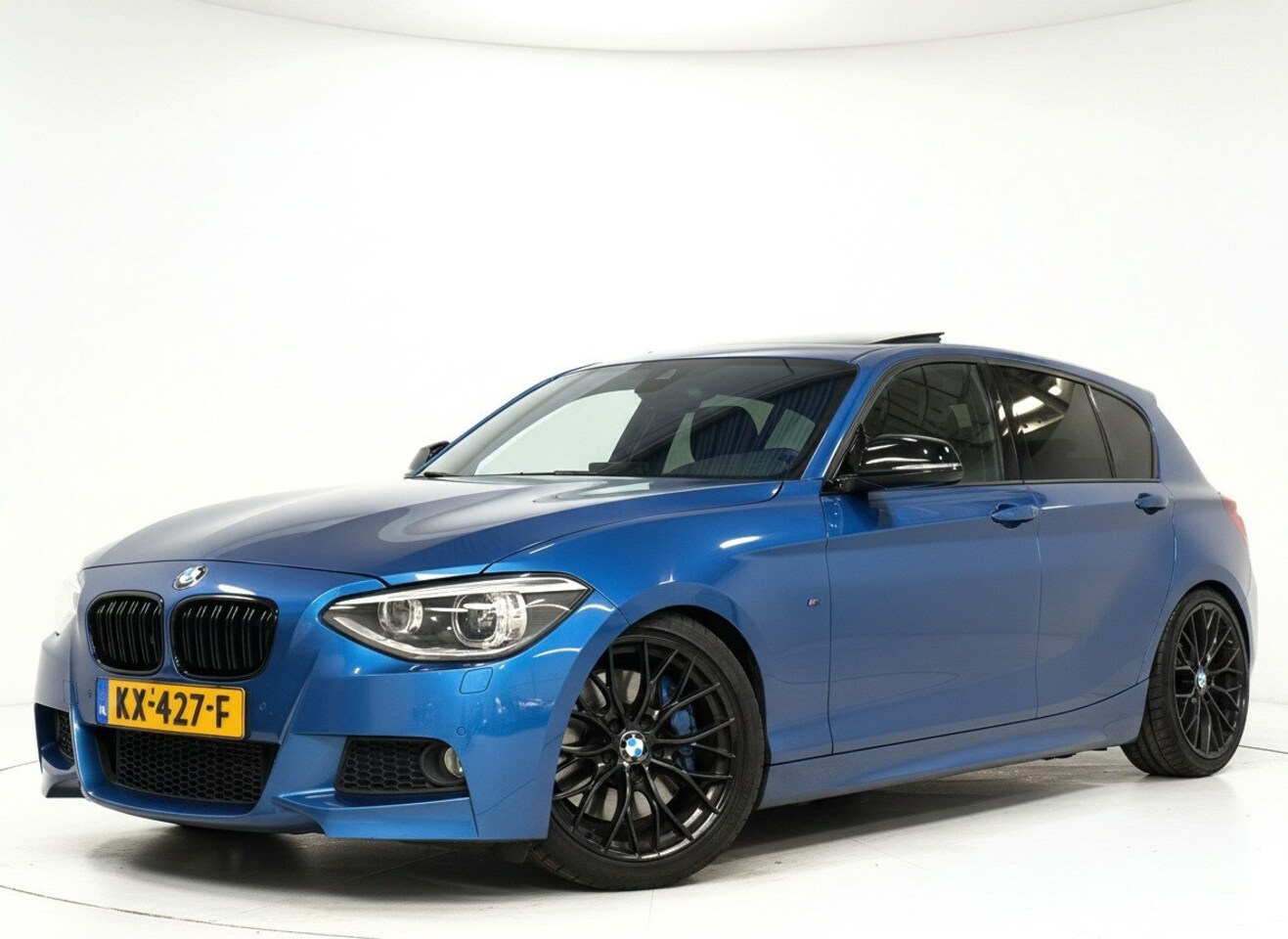 BMW 1-serie - 125D M Sport 290PK Pano H&K Led Navi 19" - AutoWereld.nl