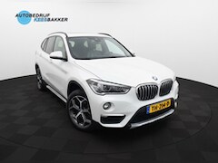 BMW X1 - SDrive20i High Executive / Leder / HUD / Stoelverwarming