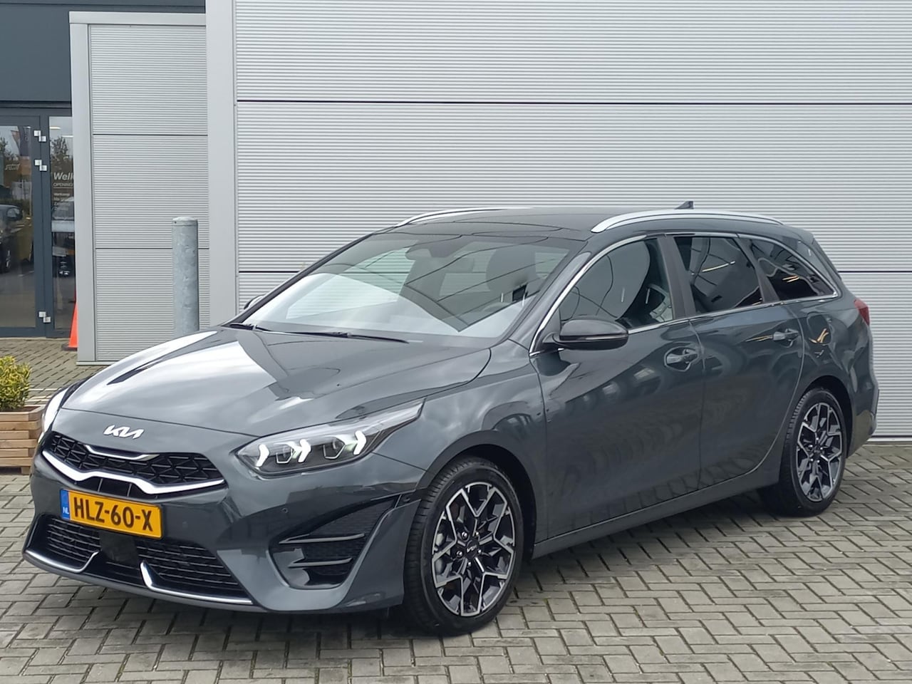 Kia Cee'd Sportswagon - Ceed 1.5T 140pk GT-PlusLine | Climate control | Navigatie | Open dak | Winterpakket | Dode - AutoWereld.nl