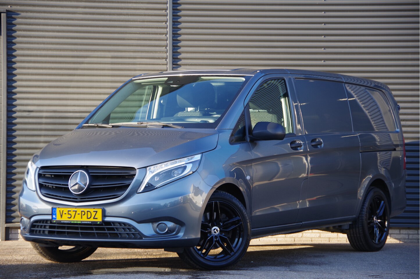 Mercedes-Benz Vito - 119 CDI L2 AUT. 2X SCHUIFDEUR, LED, TREKHAAK, STOELVERWARMING, STANDKACHEL, CAMERA, NAVI, - AutoWereld.nl