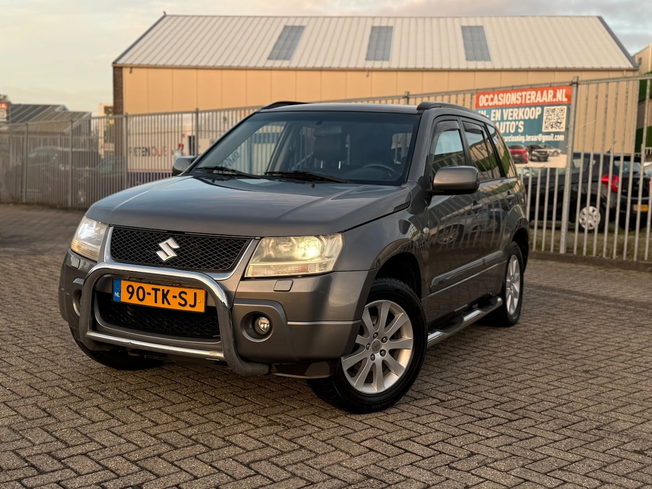 Suzuki Grand Vitara - 2.0-16V High Executive#Nap#Airco#Trekhk - AutoWereld.nl