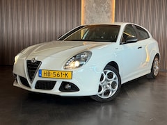 Alfa Romeo Giulietta - 1.4 T Sprint Automaat F1 Xenon Cruise Clima PDC