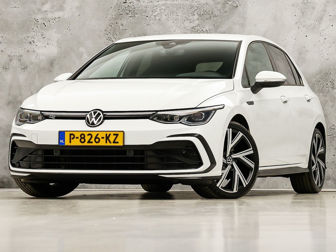 Volkswagen Golf - 1.5 eTSI R-Line Business+ 150Pk Automaat (2X R-LINE, APPLE CARPLAY, STUUR/STOELVERWARMING, - AutoWereld.nl