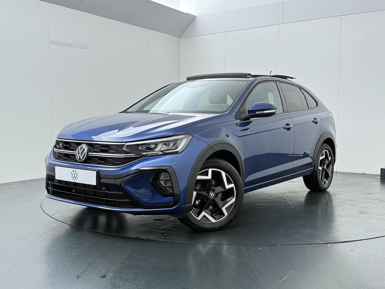 Volkswagen Taigo - 1.0 TSI R-Line | 116 PK | Adaptive Cruise Control | Panoramadak | Climate control | LED ve - AutoWereld.nl