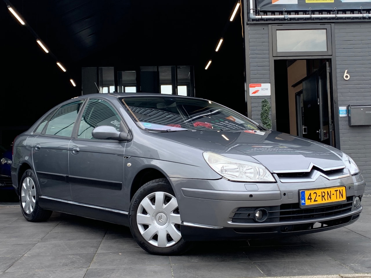 Citroën C5 - 2.0-16V Ligne Prestige|AUT|PDC|Cruise|Trekhaak - AutoWereld.nl