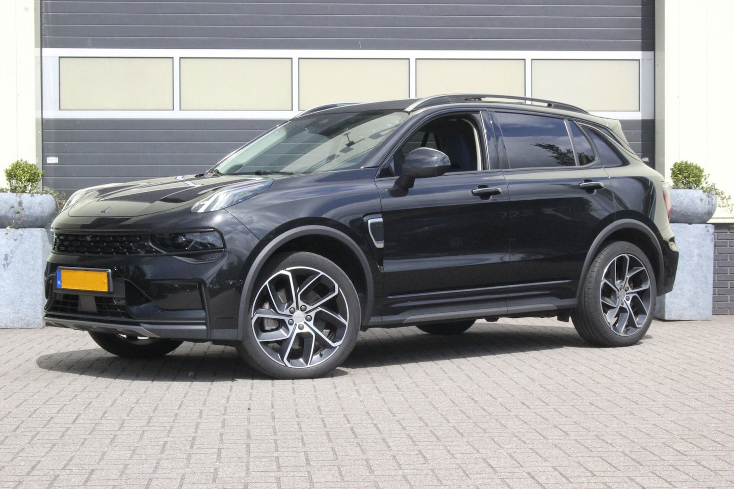 Lynk & Co 01 - 1.5 PHEV Plug-in Hybrid | NAP | Black-Edition | Donkere Hemelbekleding | - AutoWereld.nl