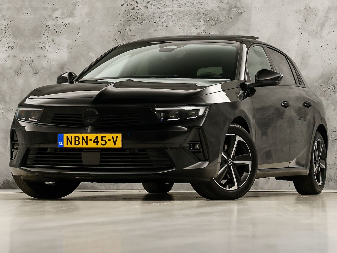 Opel Astra - 1.2 Turbo GS Automaat (PANORAMADAK, HEAD-UP DISPLAY, APPLE CARPLAY, STUUR/STOELVERWARMING, - AutoWereld.nl