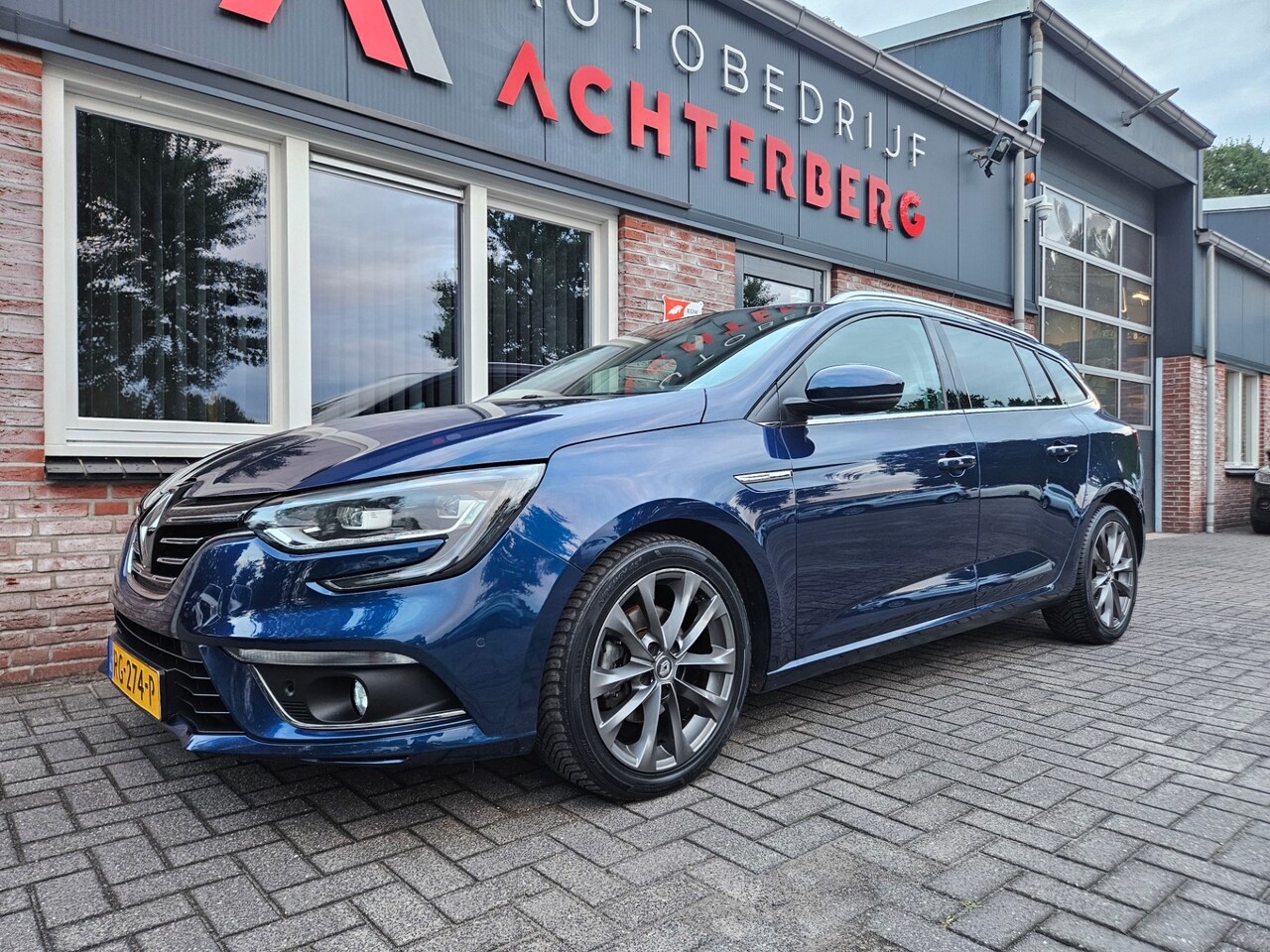Renault Mégane Estate - 1.2 TCe Série Signature Exclusiv Leer! Camera! LED! Mooie/Nette Auto! Navigatie! NAP! - AutoWereld.nl