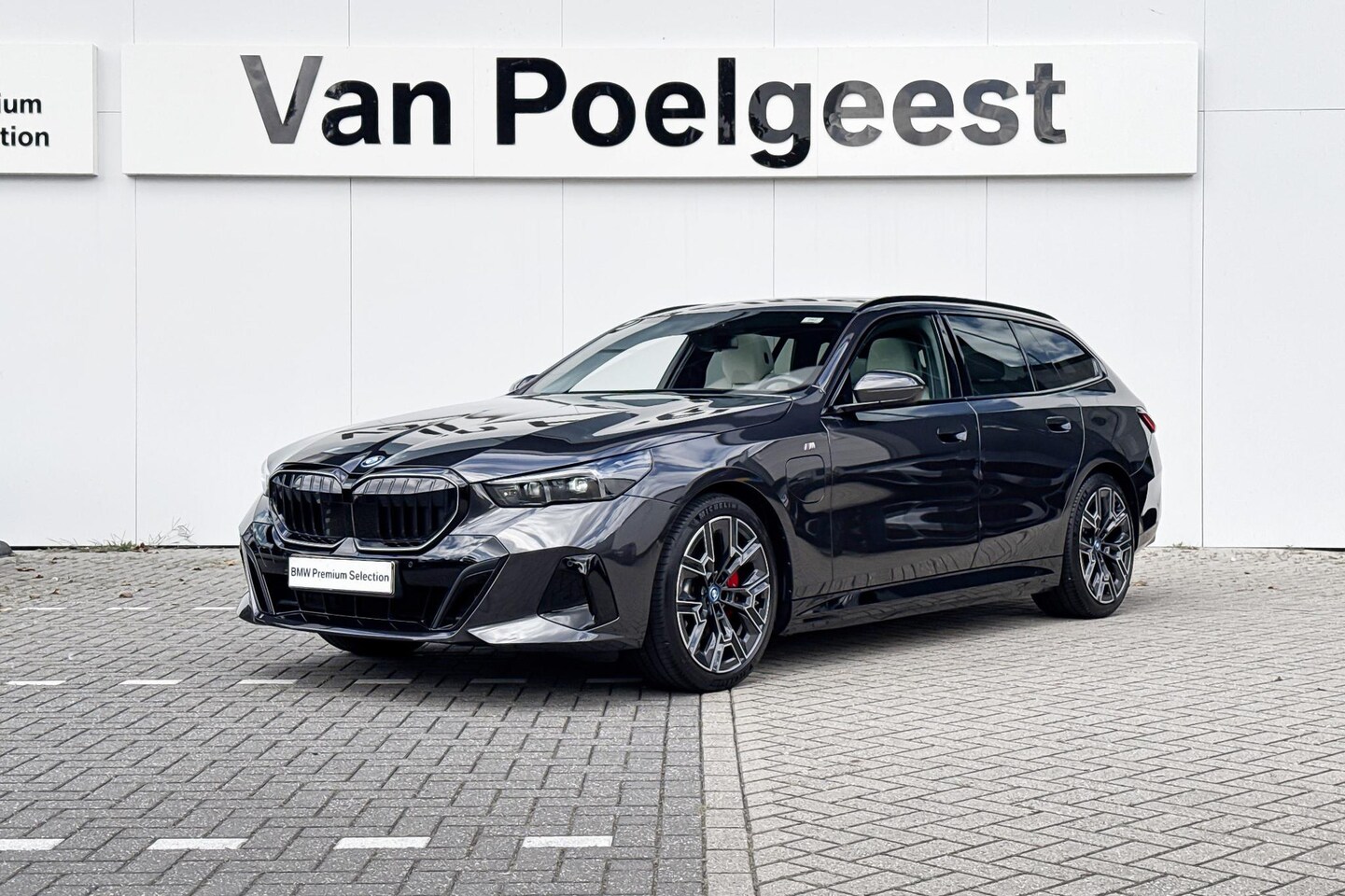 BMW 5-serie Touring - 530e | Travel Pack | M Sport | Innovation Pack - AutoWereld.nl