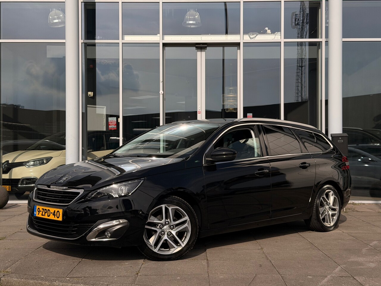Peugeot 308 SW - 1.2 PureTech Allure|Vol Vol opties - AutoWereld.nl