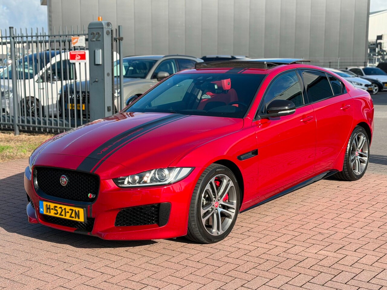 Jaguar XE - 3.0 S 340PK V6 Supercharged 2016 Pano - AutoWereld.nl