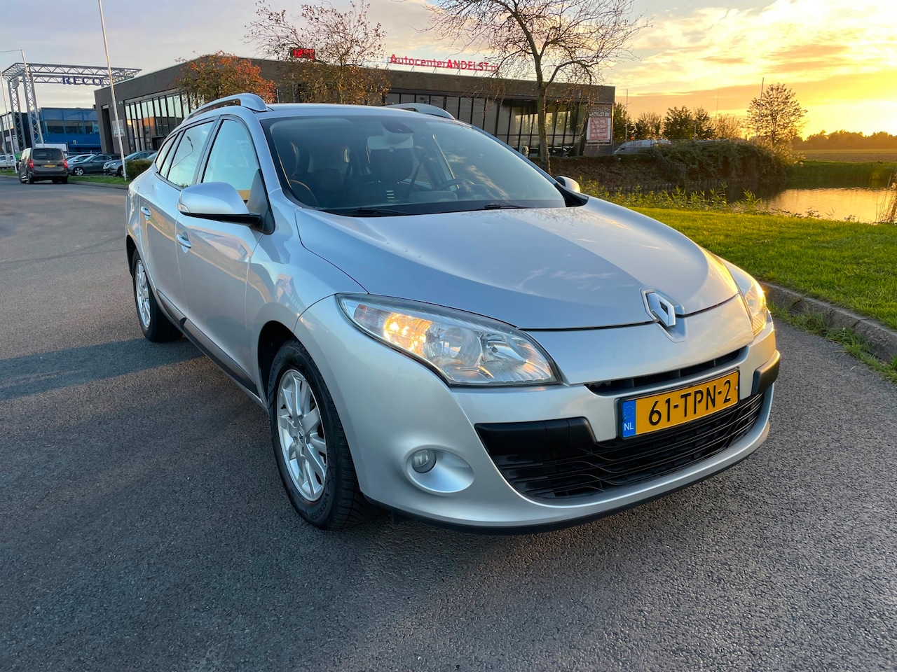 Renault Mégane Estate - 1.6 Expression 1.6 Expression, Trekhaak, Navi, Cruise-/Climate control, Lmv, Elektr ramen, Geen import, N - AutoWereld.nl