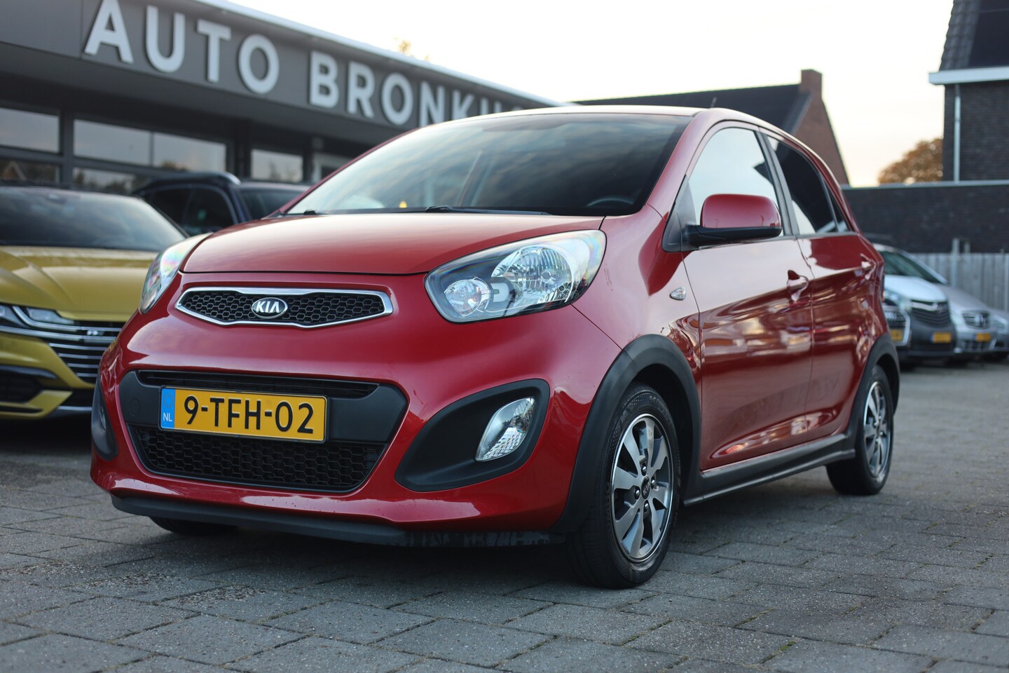 Kia Picanto - 1.2 CVVT ISG R-CROSS | 1e EIGENAAR | NAP - AutoWereld.nl
