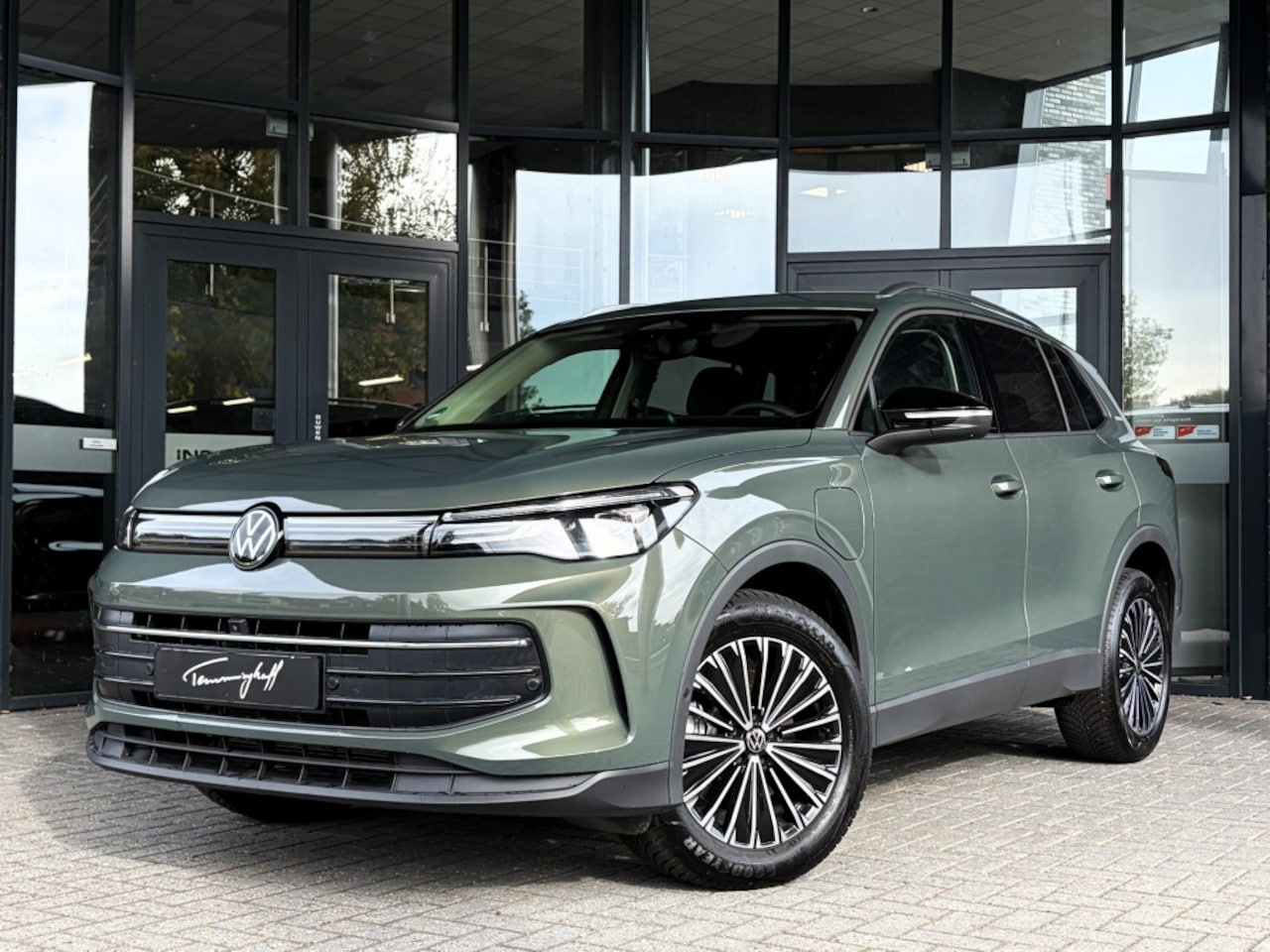 Volkswagen Tiguan - 1.5 EHYBRID ENERGY - TREKH. - LED PLUS - 360 GR. - 18 INCH - AutoWereld.nl