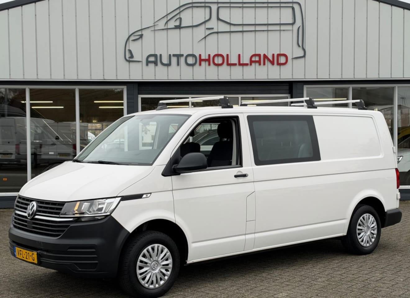 Volkswagen Transporter - 2.0 TDI 81KW 110PK L2H1 DC DUBBELE CABINE EURO 6 AIRCO/ NAVIGATIE/ CRUISE CONTROL/ 100% DE - AutoWereld.nl