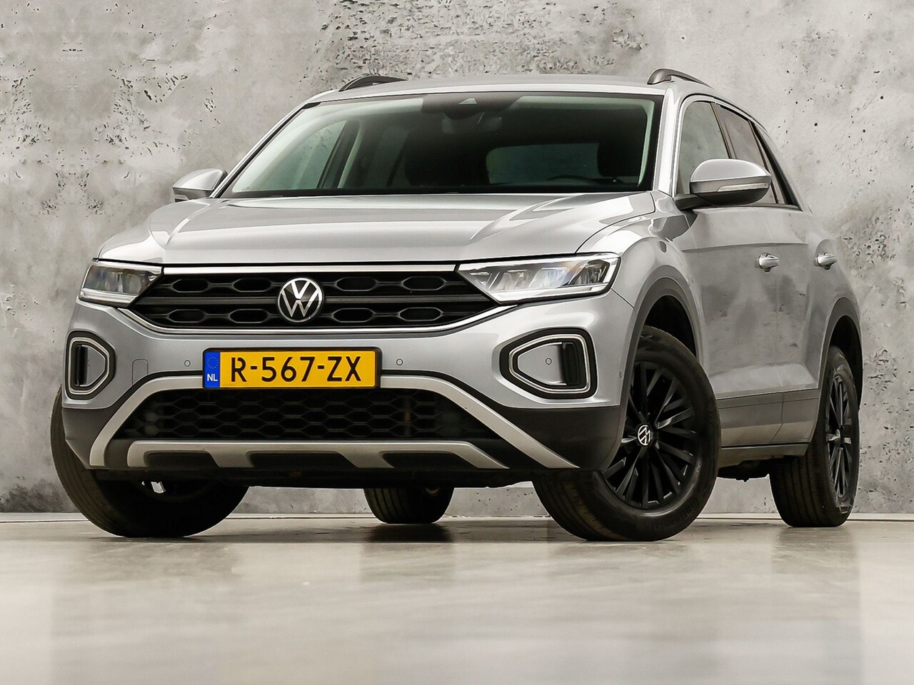 Volkswagen T-Roc - 1.5 TSI Life Sport 150Pk Automaat (APPLE CARPLAY, GROOT NAVI, CAMERA, STOELVERWARMING, SPO - AutoWereld.nl