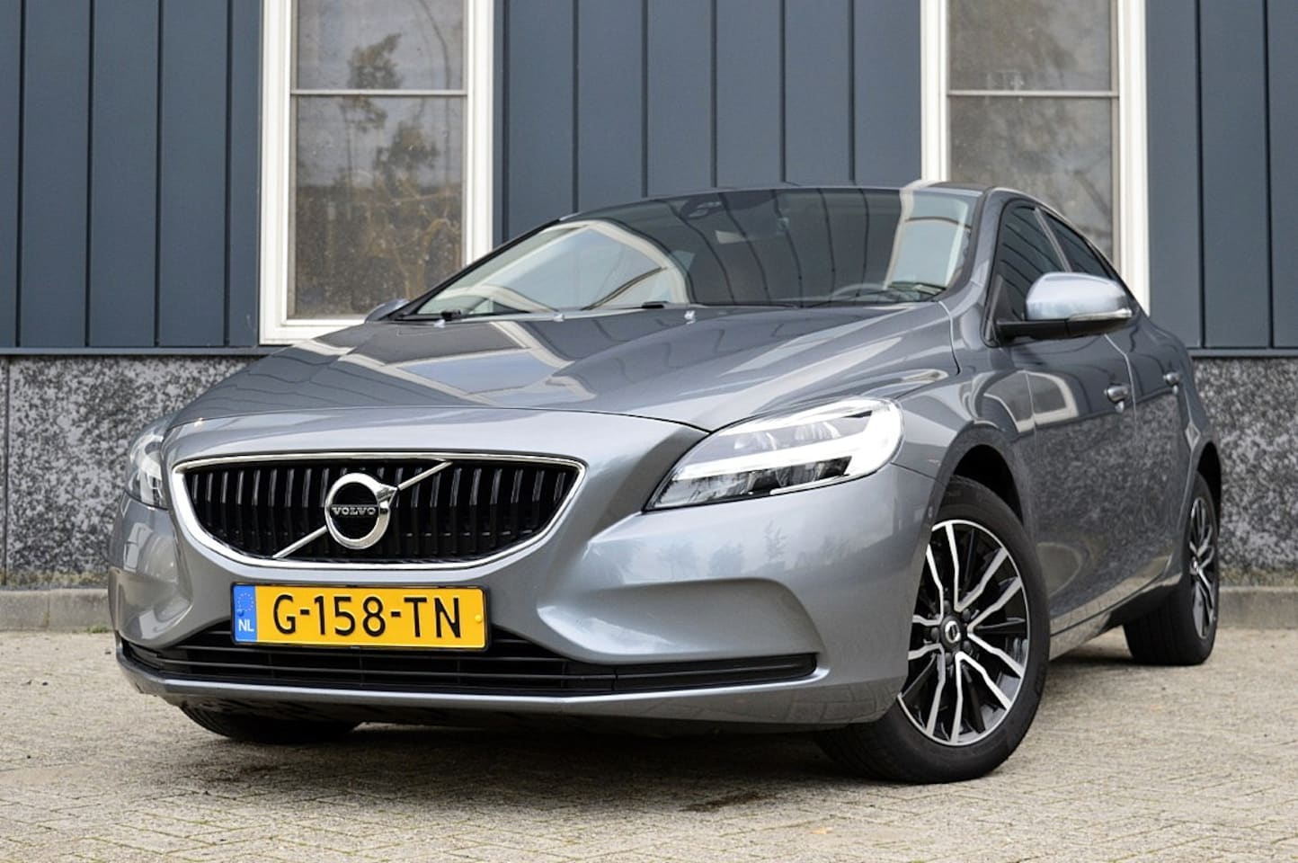 Volvo V40 - 1.5 T2 Polar+ Rijklaarprijs-Garantie Leder Interieur Led Navigatie Airco - AutoWereld.nl