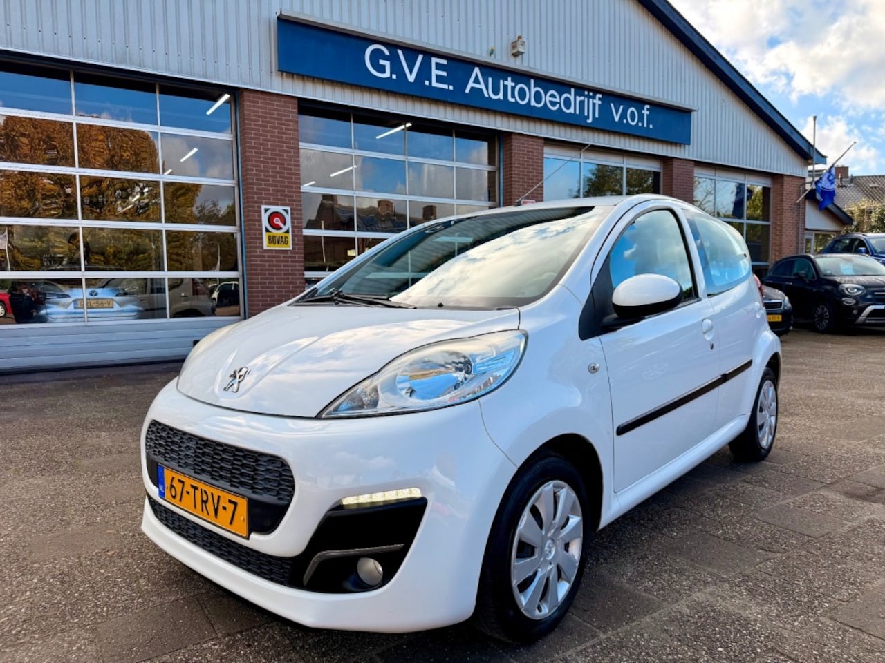 Peugeot 107 - 1.0 ACTIVE NAP,AIRCO,ELEC RAMEN, LED DAGRIJ. - AutoWereld.nl