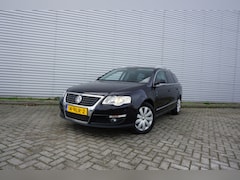 Volkswagen Passat Variant - 1.4 TSI Comfortline BlueMotion AUTOMAAT - Airco / Navi / Cruise / Stoelverw. / Parkeers. /
