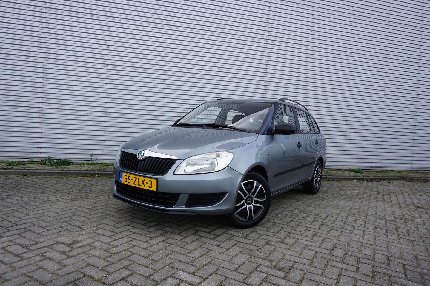 Skoda Fabia Combi - 1.2 TSI Arctic Airco / Elektr. ramen / Trekhaak / NAP / Apk t/m 14-10-2027 - AutoWereld.nl