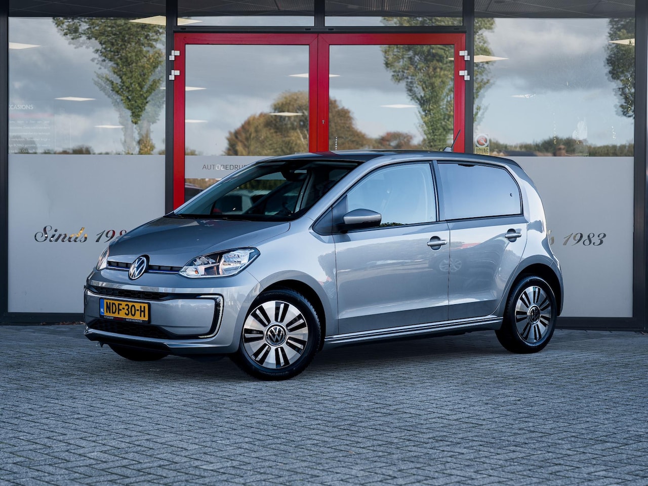 Volkswagen e-Up! - Style | Achteruitrijcamera | Climate Control | Stoelverwarming | Parkeersensoren Achter | - AutoWereld.nl
